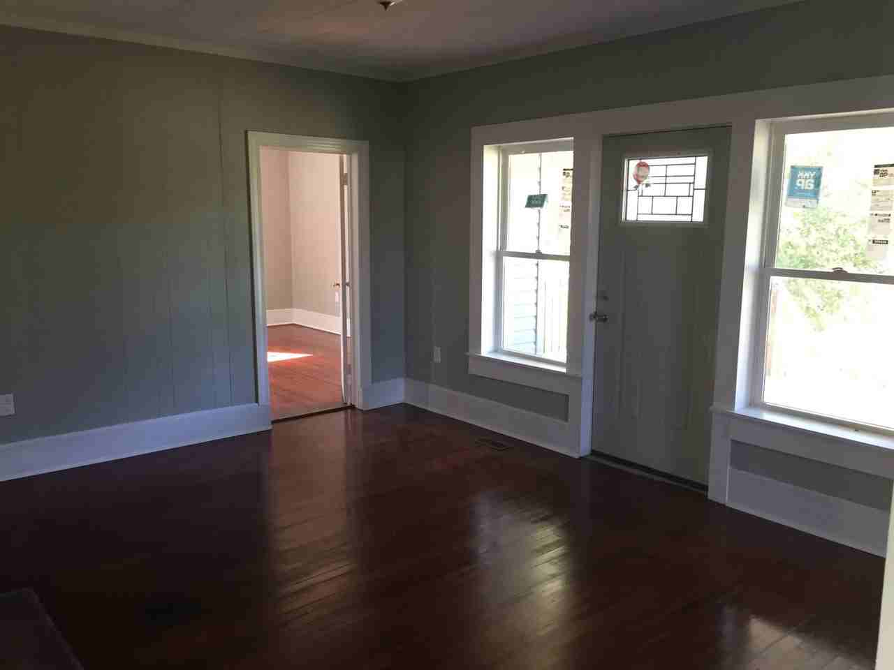 18 Sirrine St - Photo 7 of 37