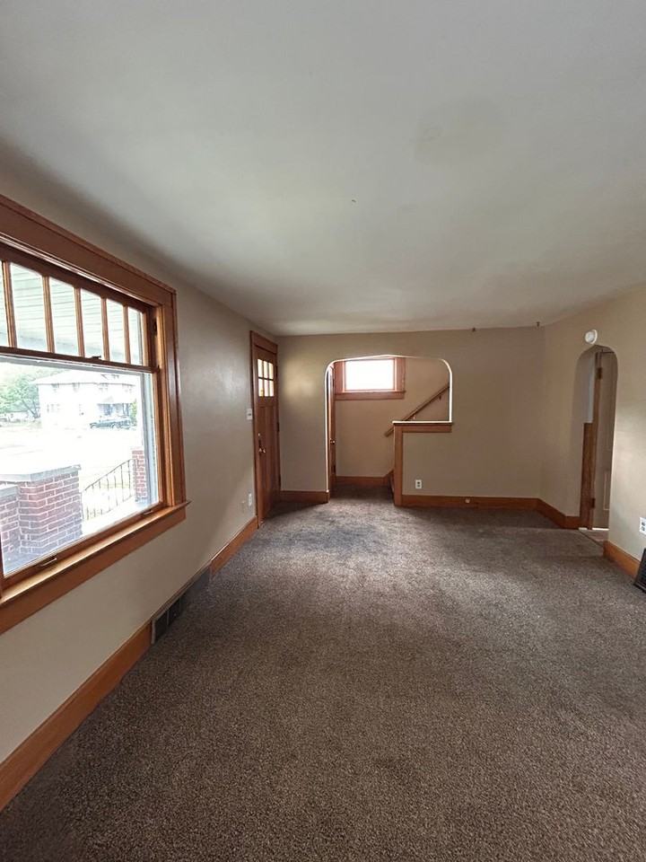 3708 Weisser Park Ave - Photo 3 of 8