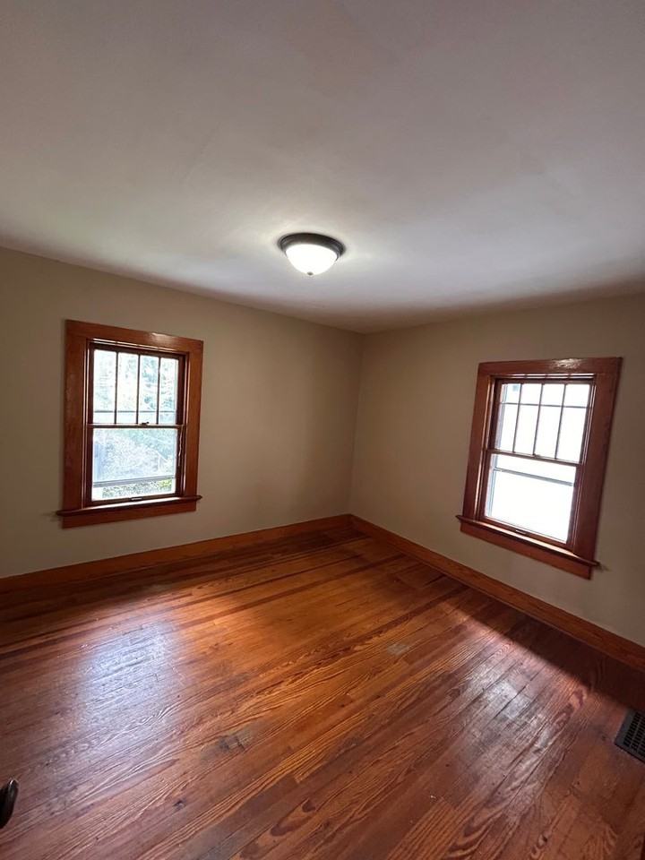 3708 Weisser Park Ave - Photo 5 of 8
