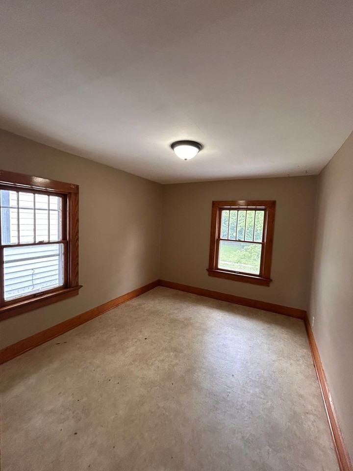 3708 Weisser Park Ave - Photo 7 of 8