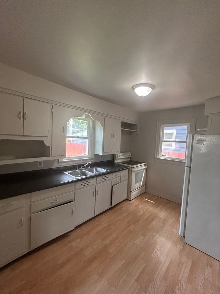 4319 S Park Dr - Photo 4 of 8