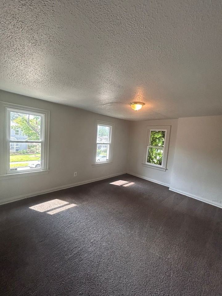 4319 S Park Dr - Photo 5 of 8