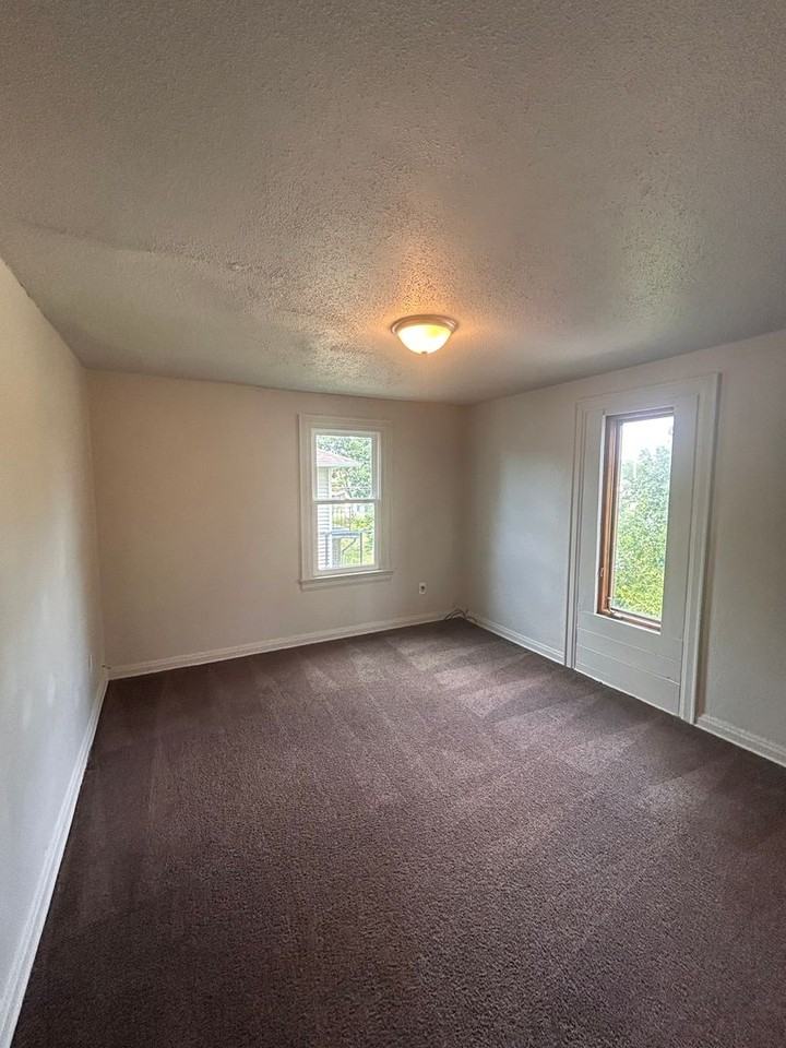 4319 S Park Dr - Photo 6 of 8