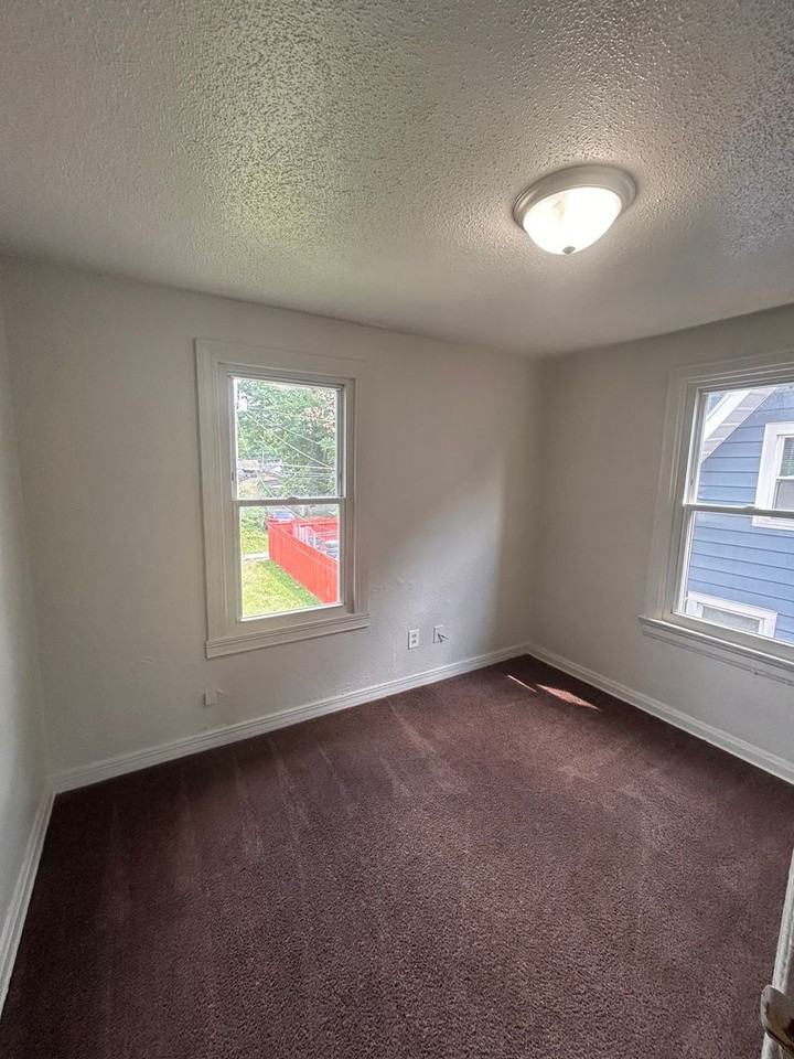 4319 S Park Dr - Photo 7 of 8