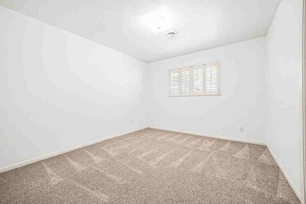 630 Bradshaw Dr - Photo 7 of 14