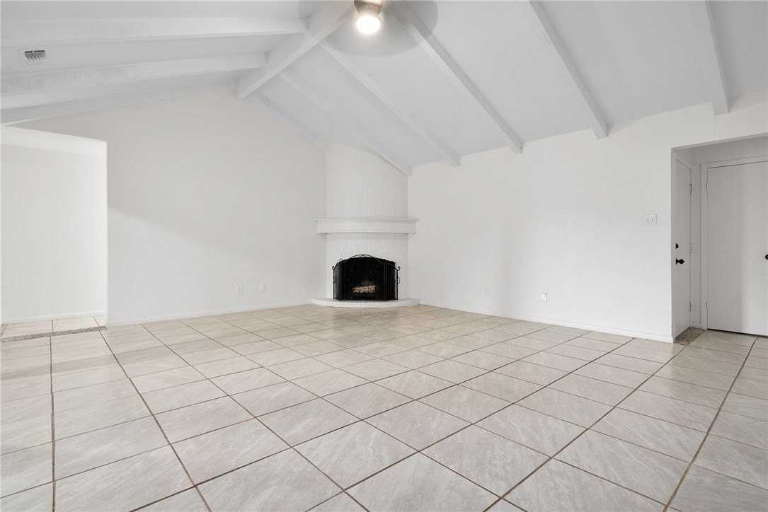 5009 Wingfoot Ln #B - Photo 6 of 25