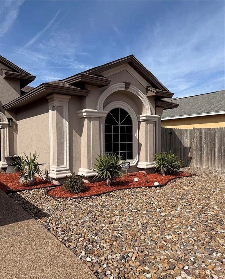 15029 Dasmarinas Dr - Photo 3 of 25