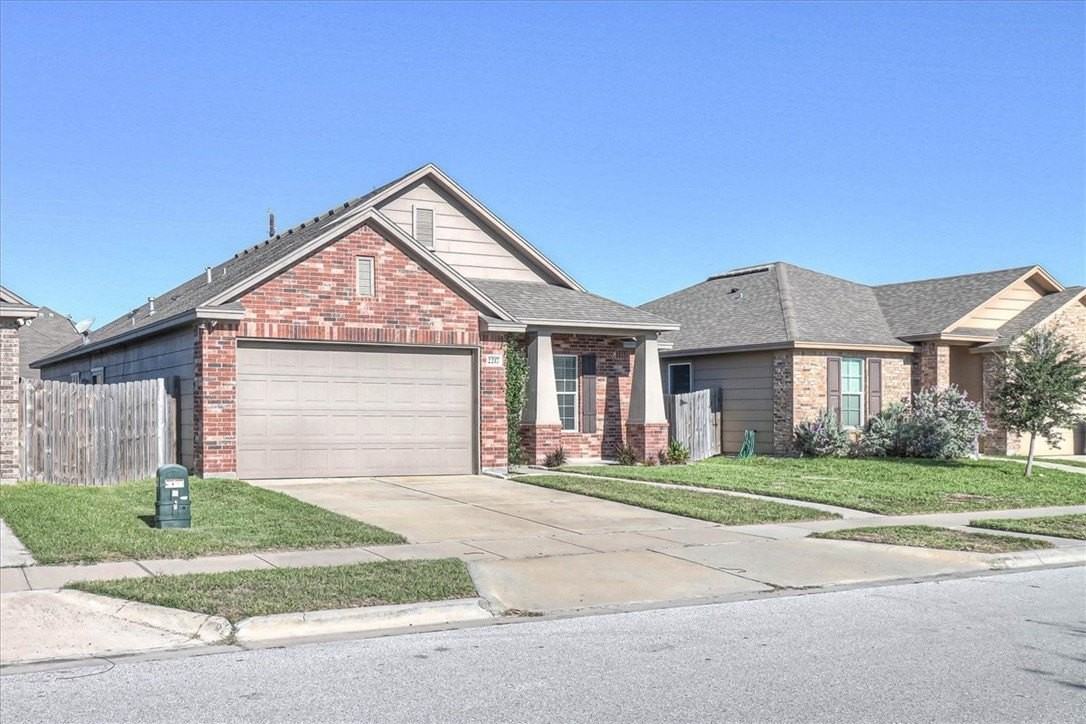 2217 Ibis St - Photo 2 of 39