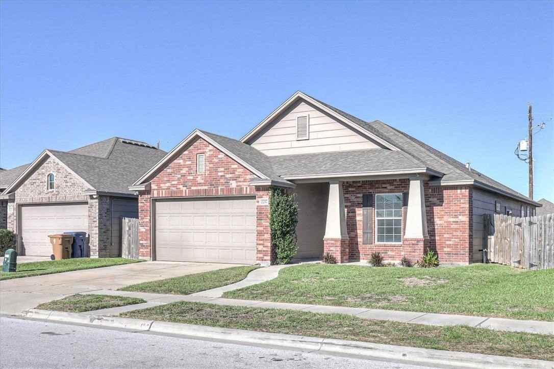 2217 Ibis St - Photo 3 of 39
