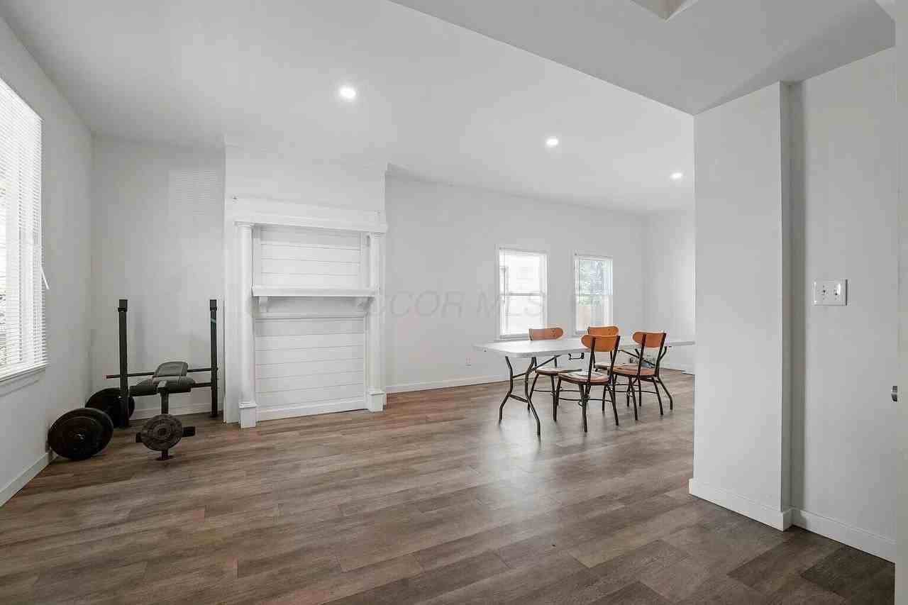 2278 Ridgeway Ave #2278 - Photo 3 of 10