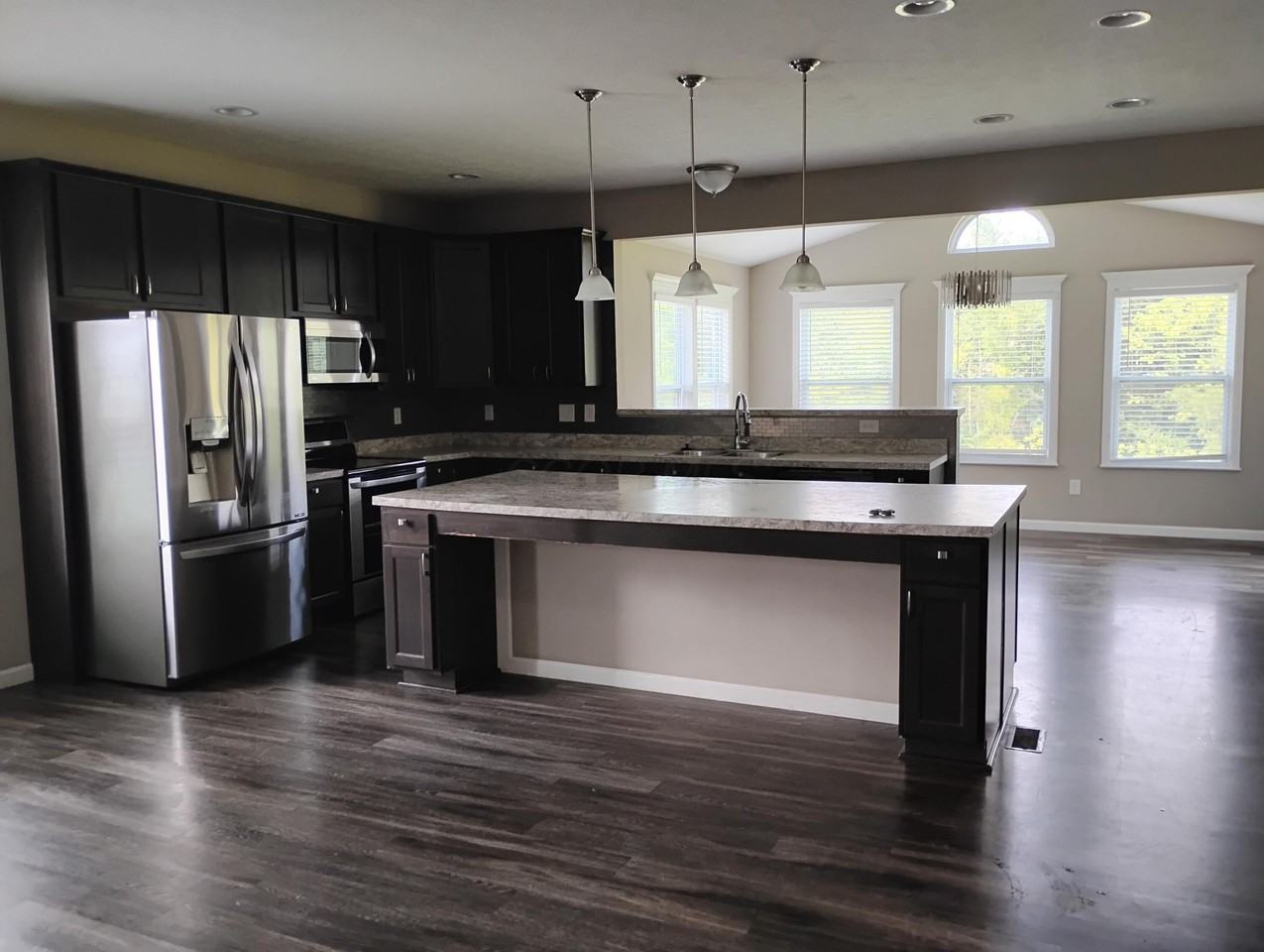 1453 Hoovler Way - Photo 5 of 17
