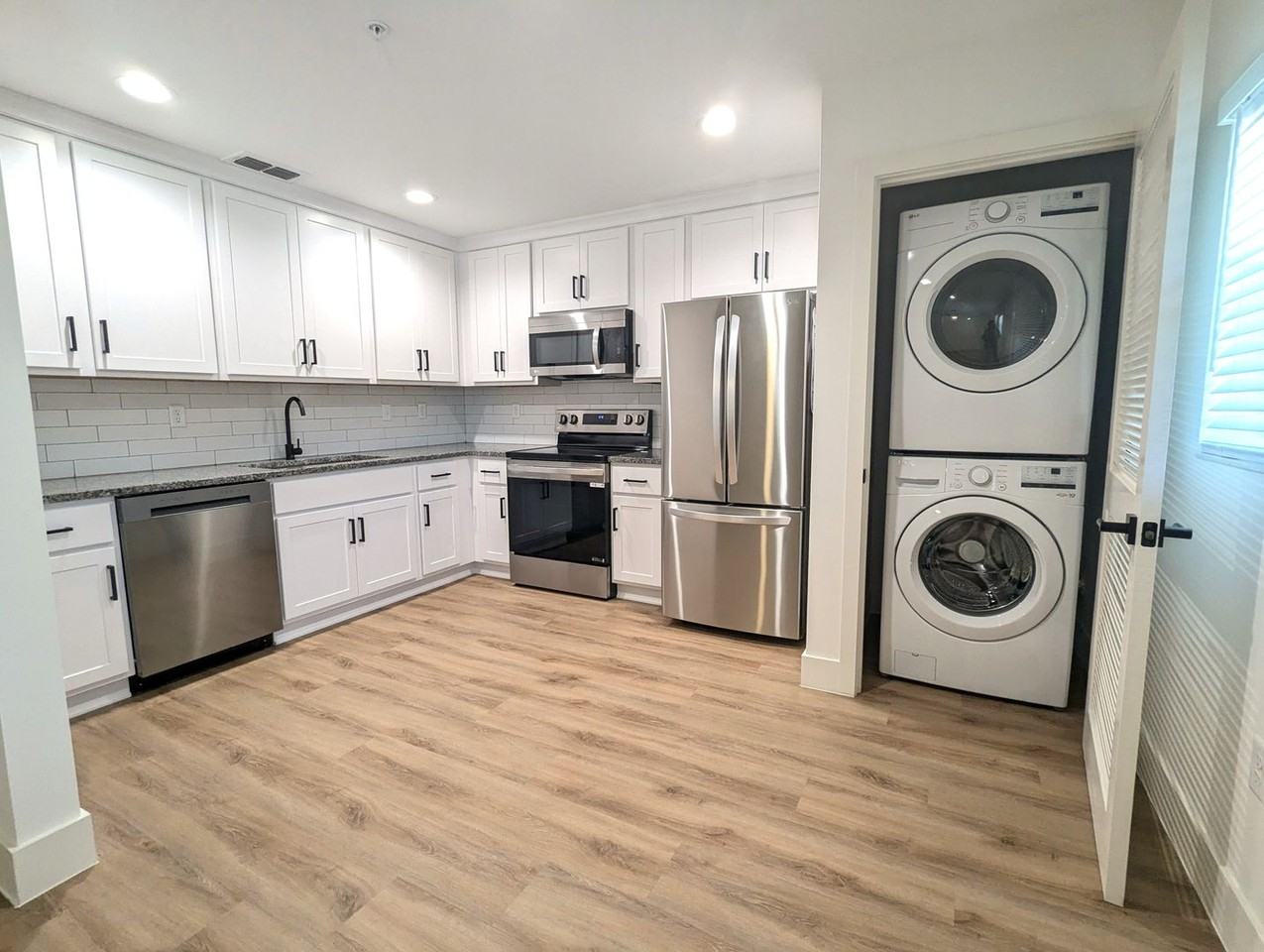 1823 Danese Ct - Photo 6 of 17