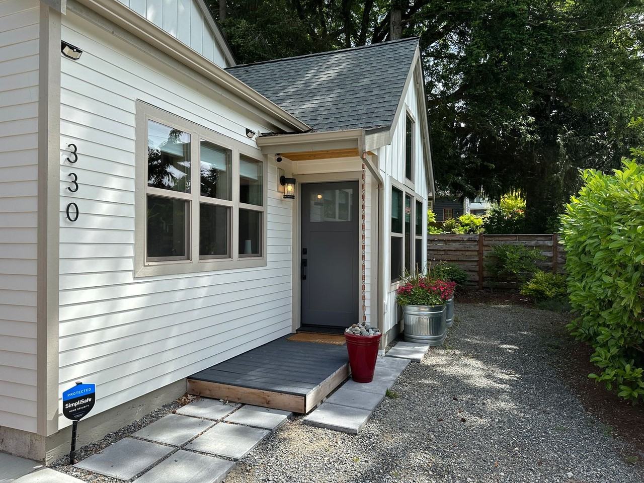 330 Nw 95th St - Photo 3 of 37