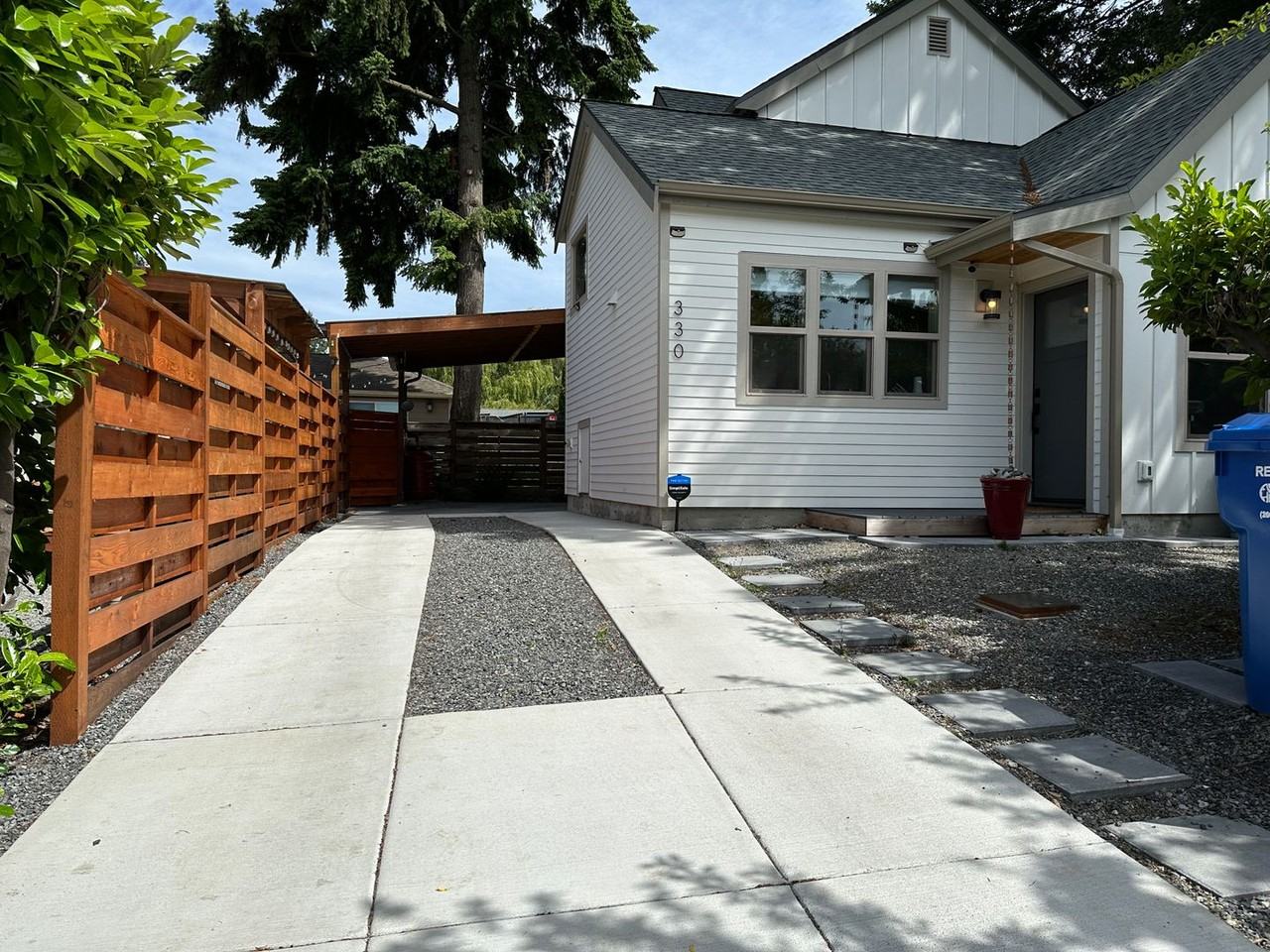 330 Nw 95th St - Photo 4 of 37
