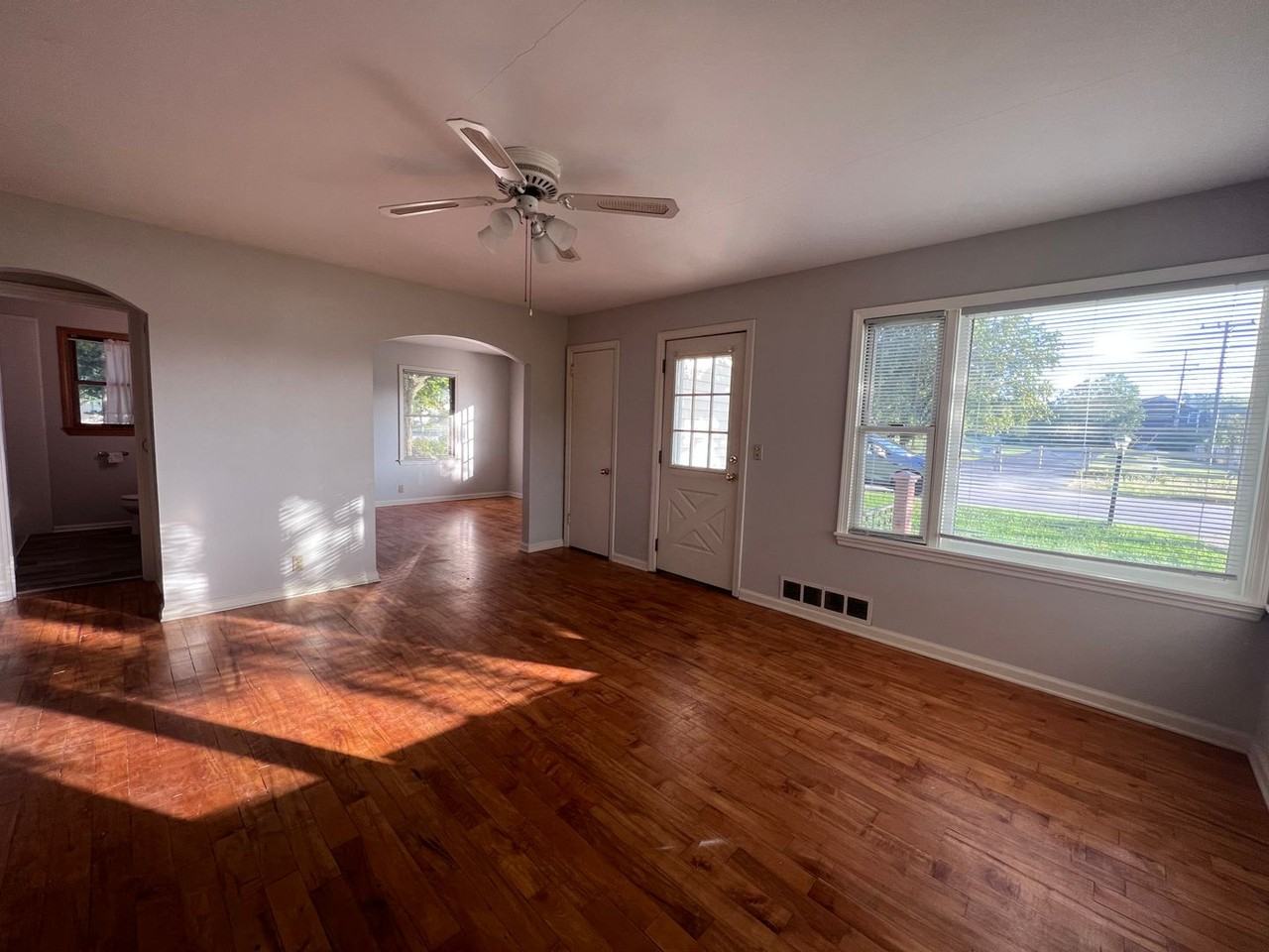 7690 Fase St Se - Photo 3 of 13