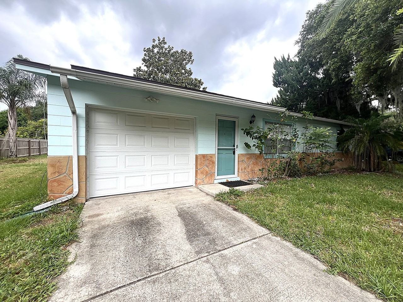 2610 Orange Tree Dr - Photo 2 of 27