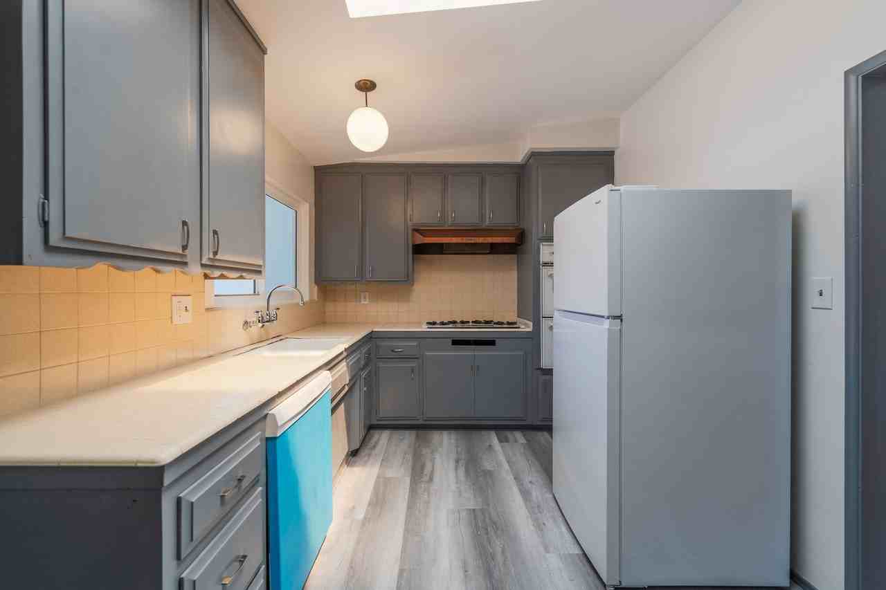 1041 10th St - Photo 7 of 34