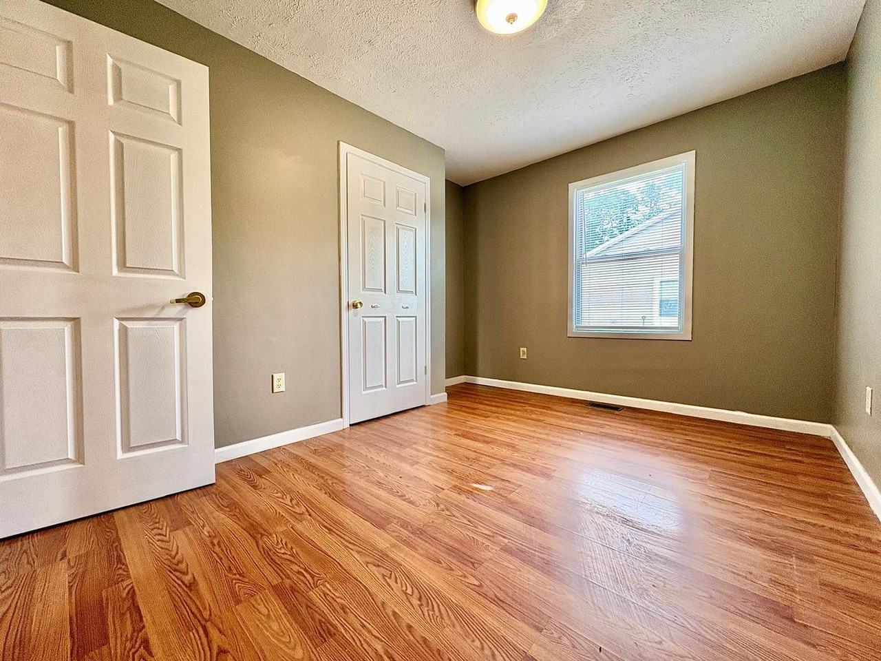 1857 N Meade St - Photo 4 of 10