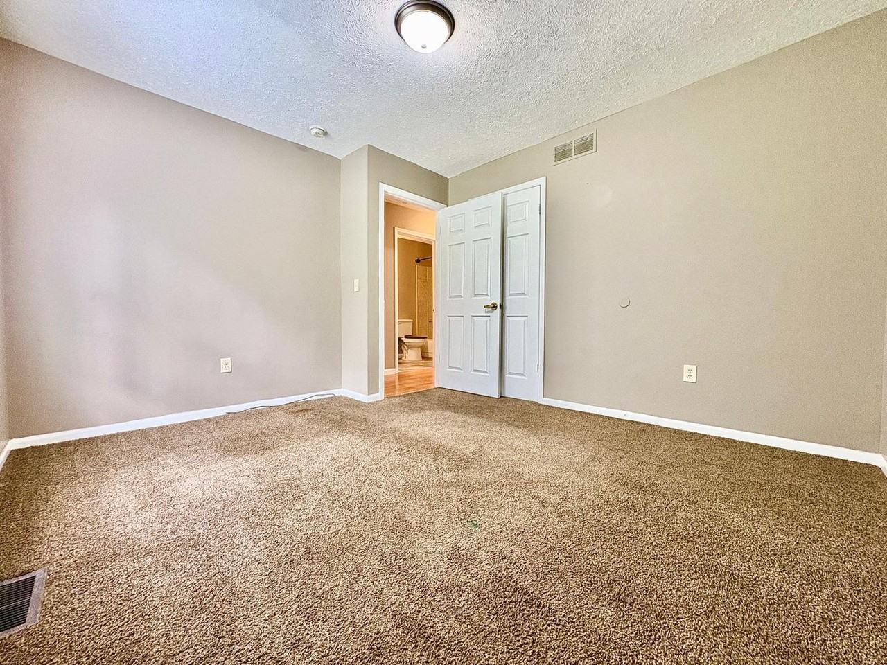 1857 N Meade St - Photo 5 of 10