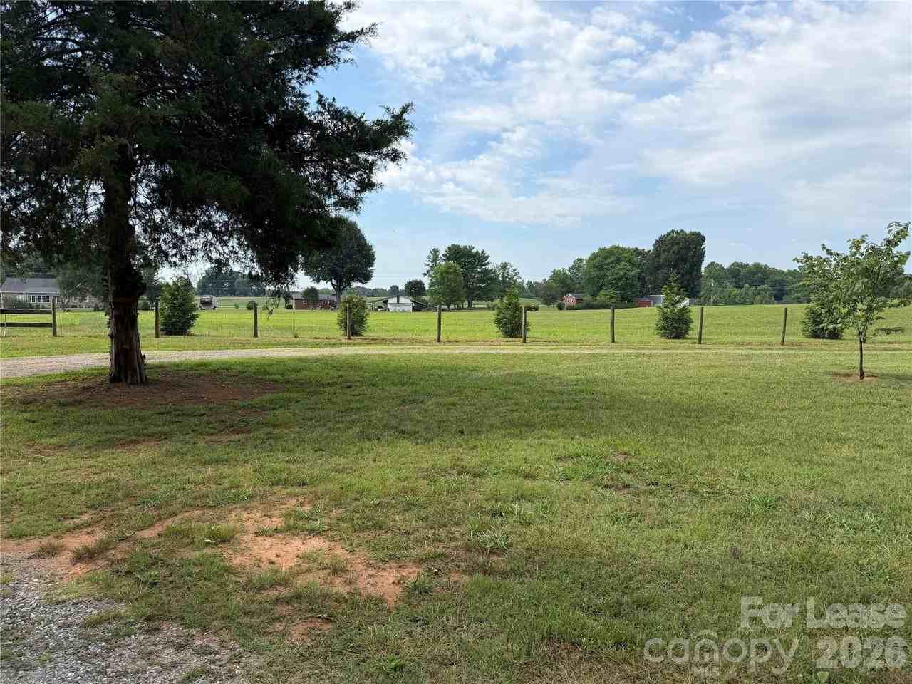 147 Crooked Ln - Photo 3 of 17