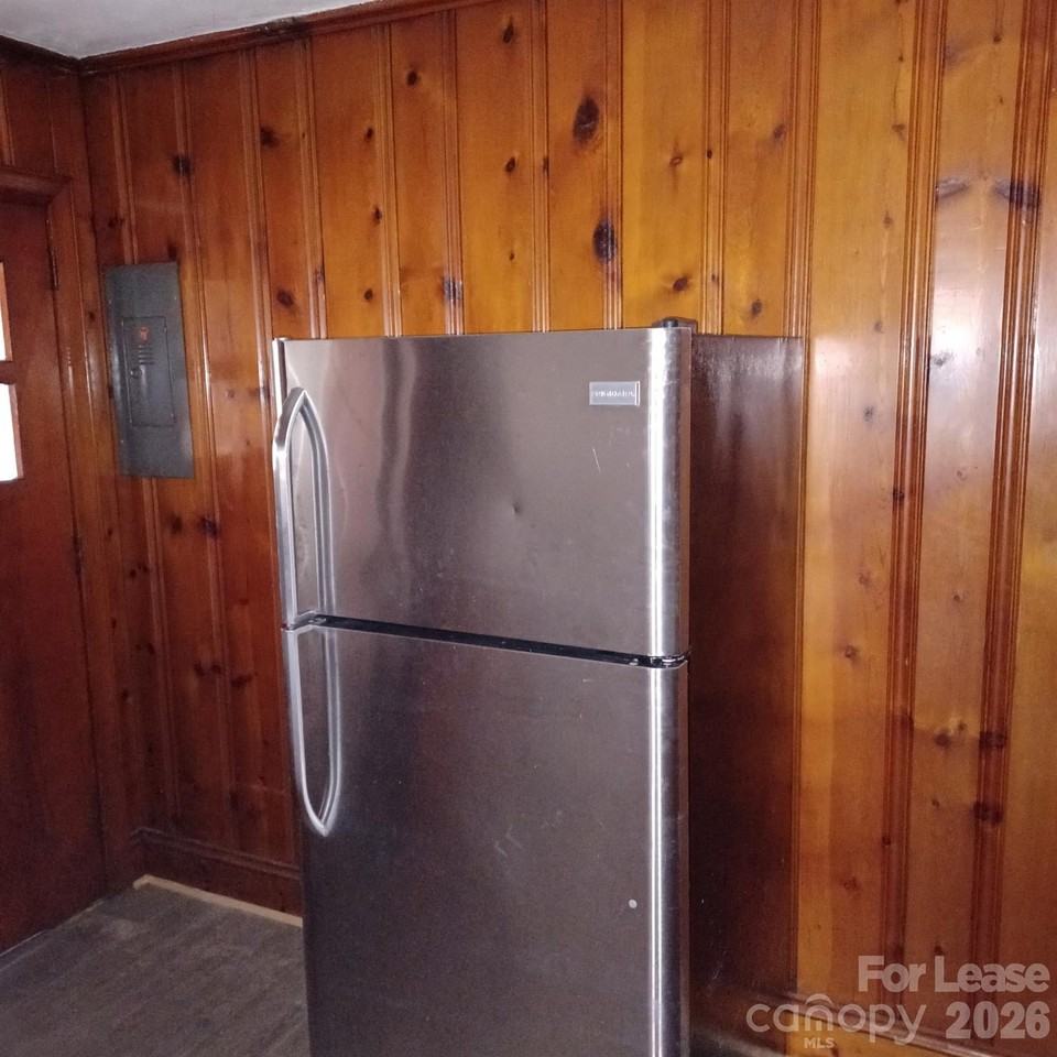 2504 Park Ln - Photo 5 of 10