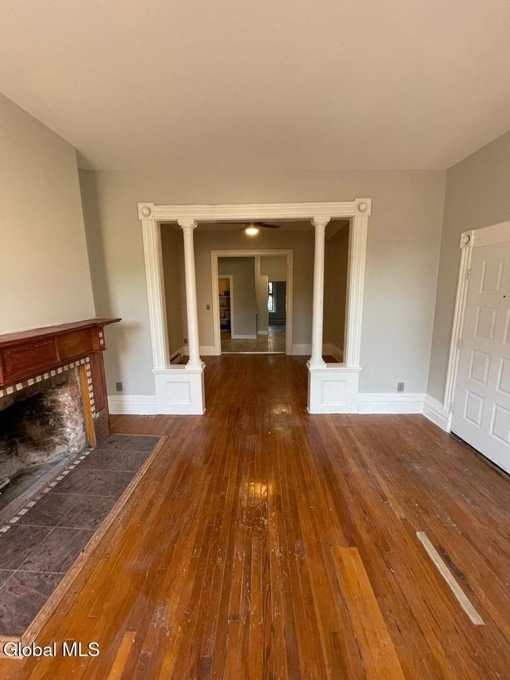 60 Westerlo St - Photo 4 of 15