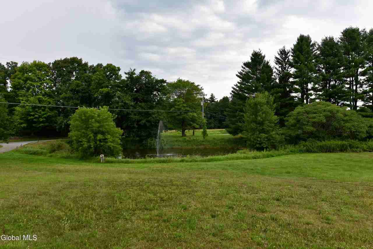 434 Burgoyne Rd - Photo 3 of 27