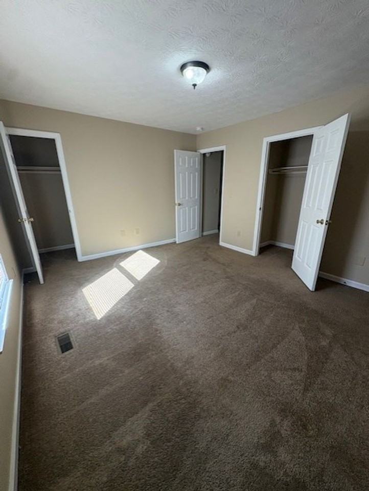 25146 York Dr - Photo 6 of 12