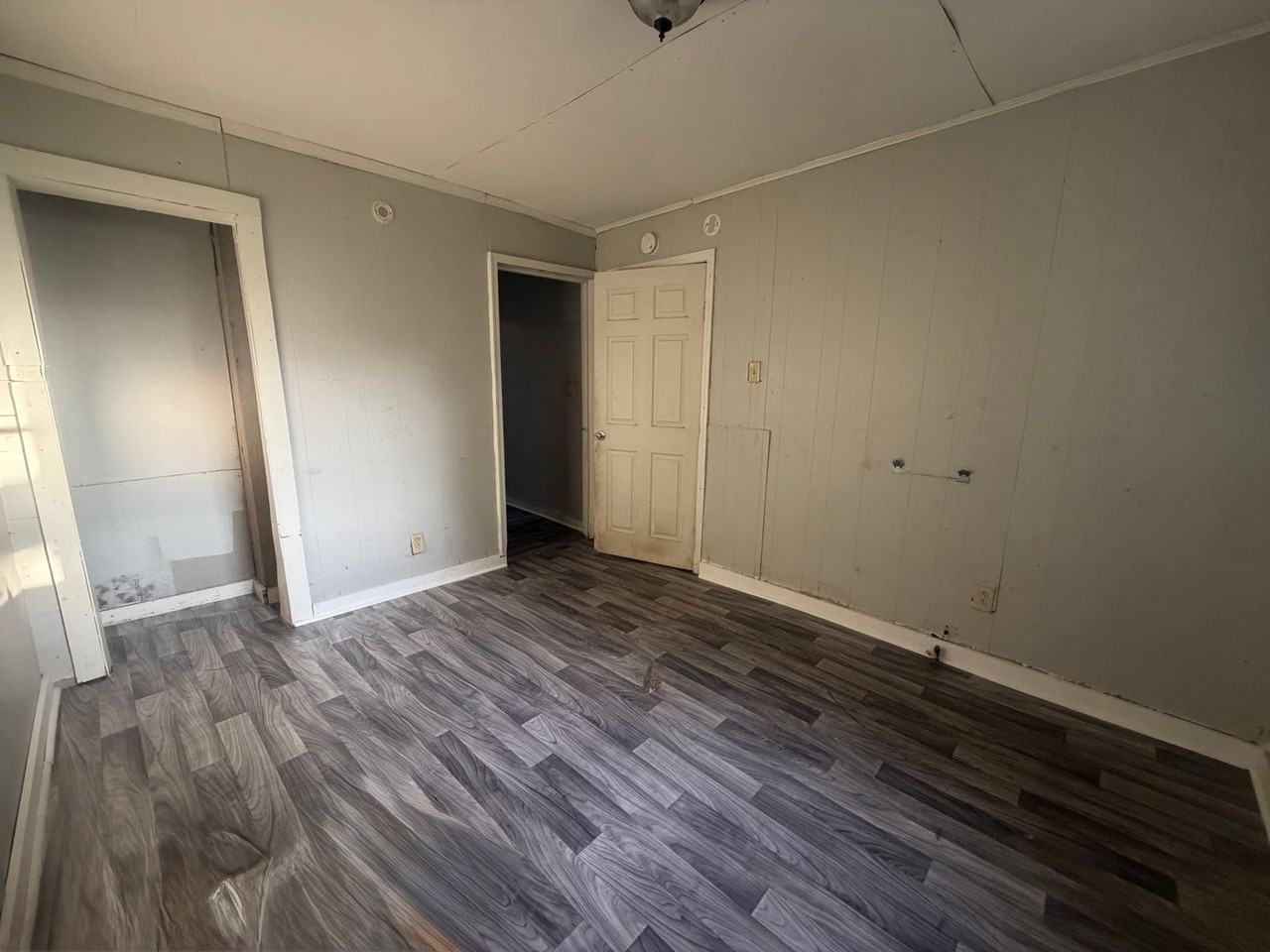 1806 12th St - Photo 5 of 6
