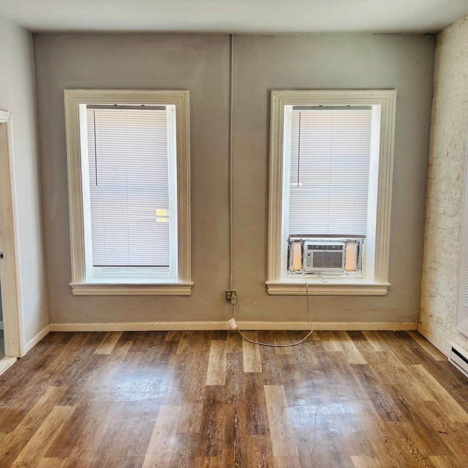 618-620 W Chew Street - Photo 3 of 17