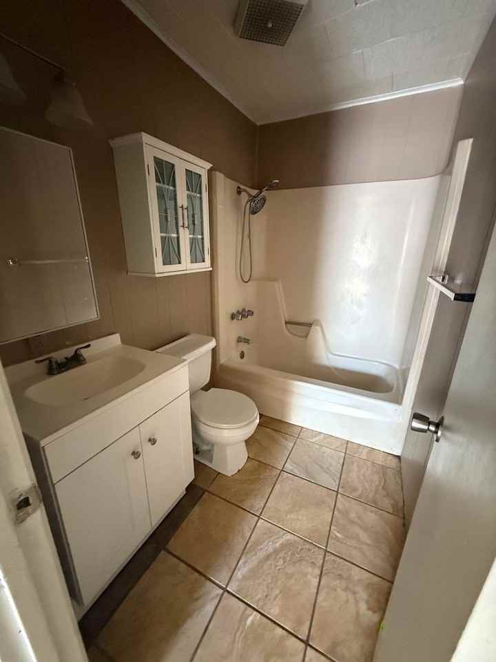 709 N 9th St - Photo 6 of 6