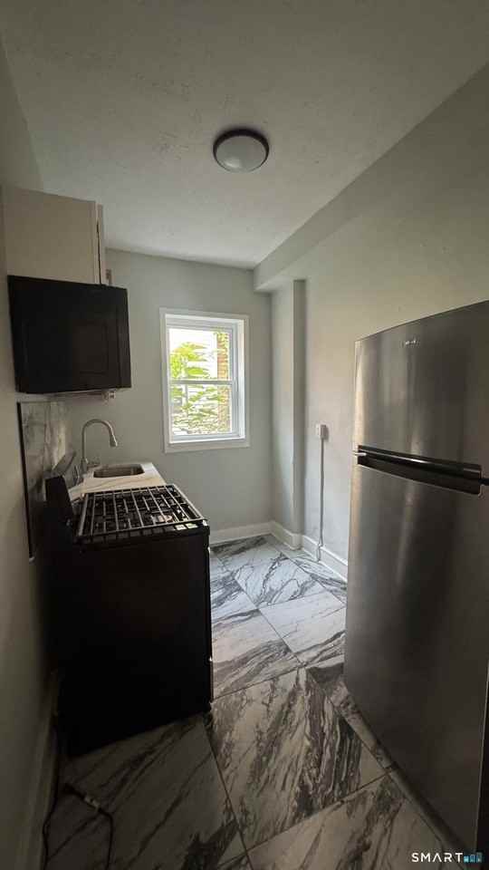 485 Howard Ave #2 - Photo 2 of 5