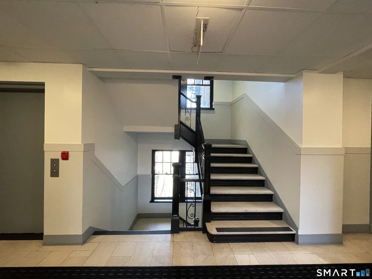 213 Golden Hill St #6F - Photo 3 of 14