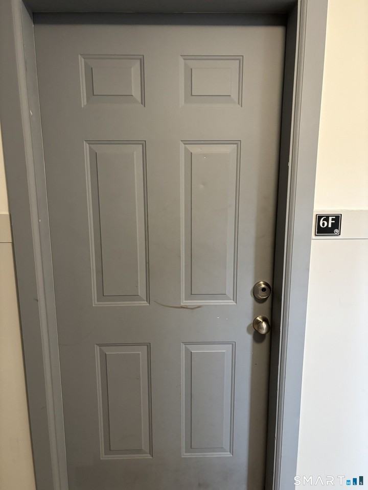 213 Golden Hill St #6F - Photo 5 of 14