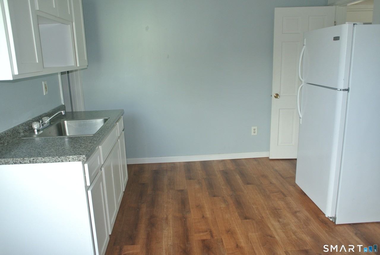 549 Howe Ave #A20 - Photo 5 of 15