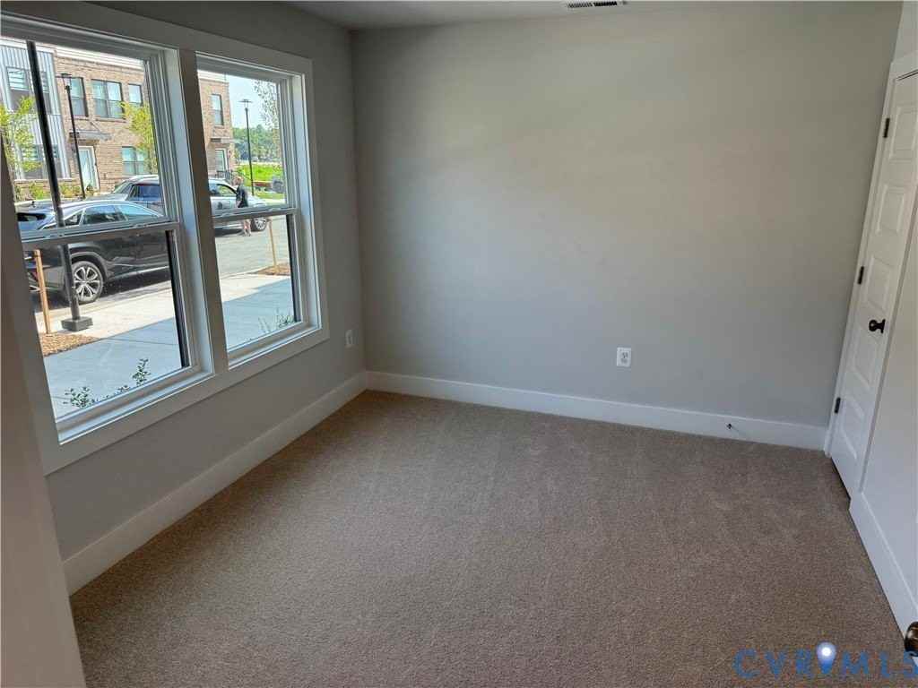 9435 Alquist St - Photo 3 of 23
