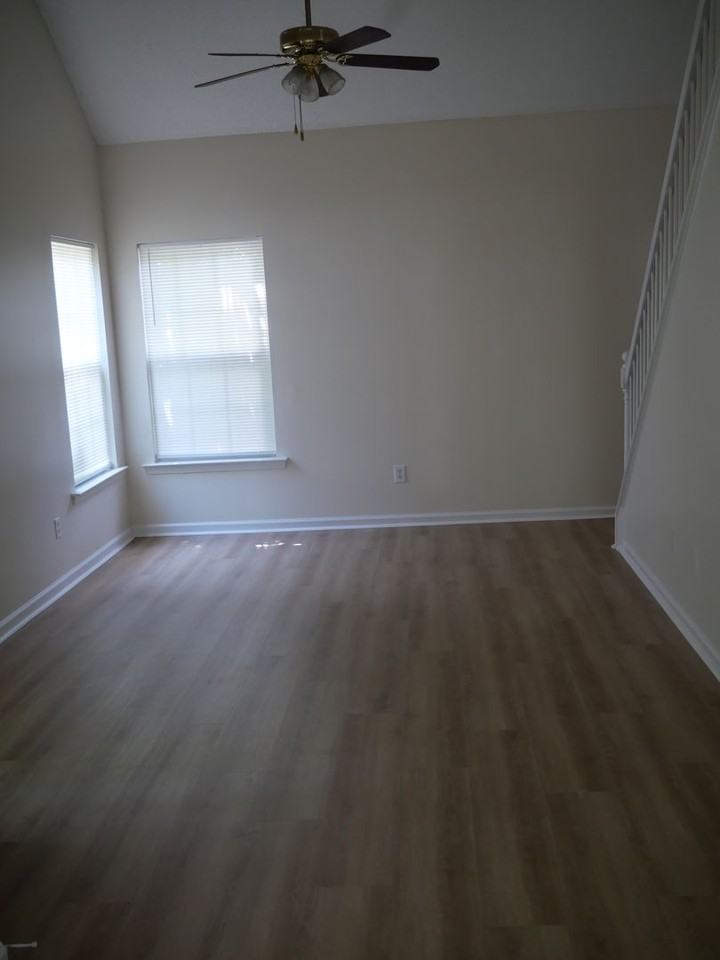 313 Holmes Blvd - Photo 4 of 20