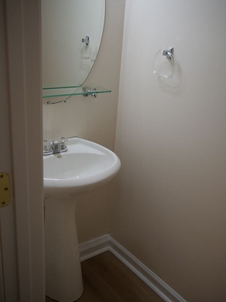 313 Holmes Blvd - Photo 5 of 20