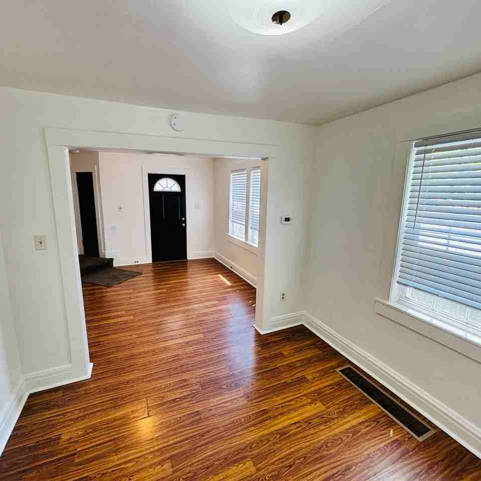 551 Park Pl - Photo 6 of 30