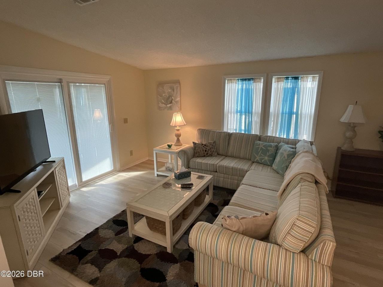 1229 La Flosita Dr - Photo 4 of 18