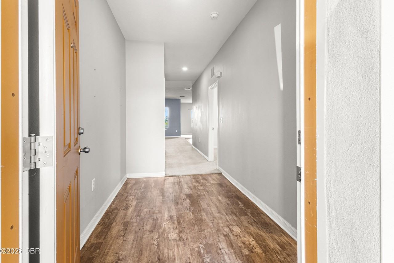 3017 Blue Shores Way - Photo 4 of 43