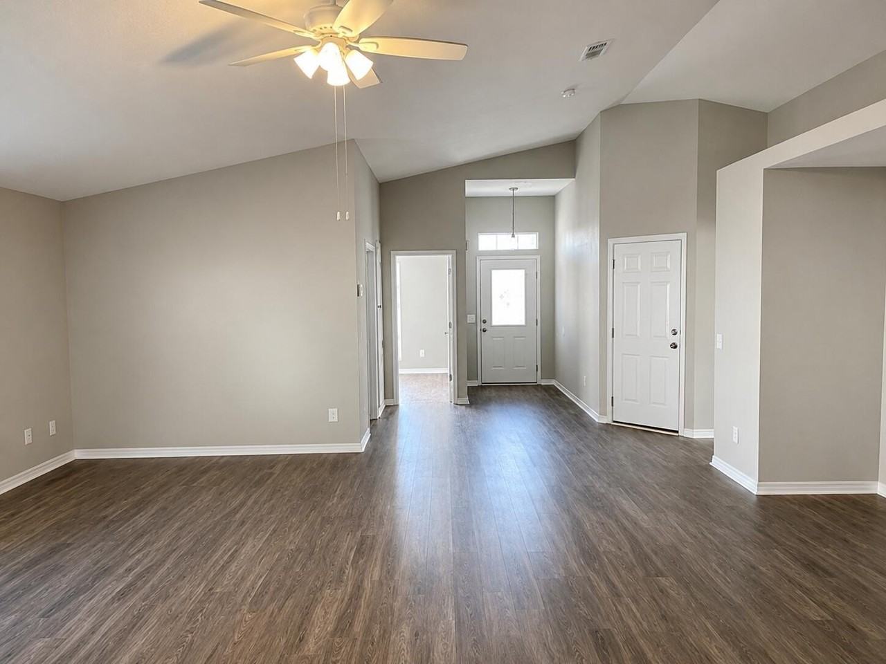 124 Sandstone Trl - Photo 3 of 16