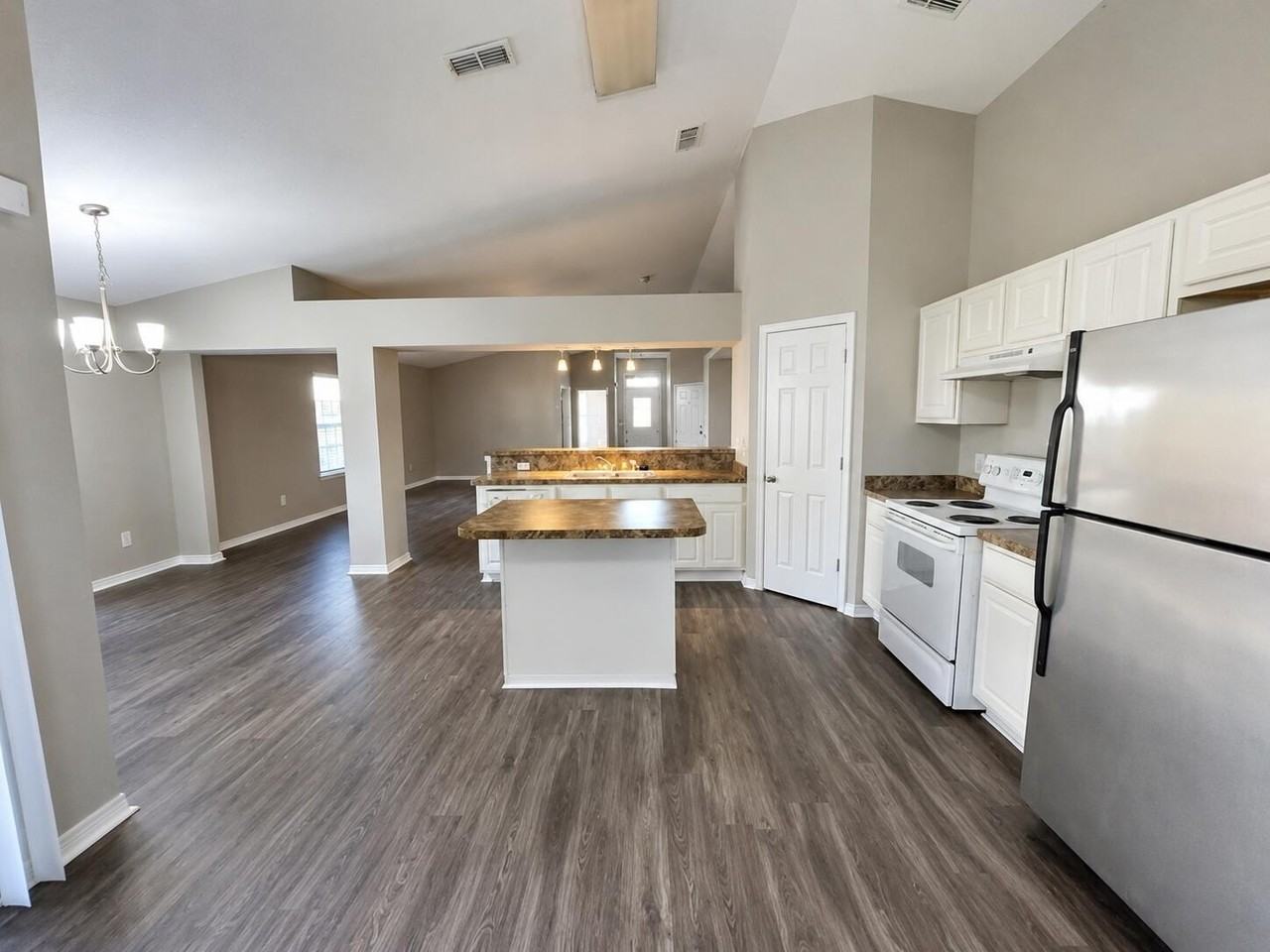 124 Sandstone Trl - Photo 4 of 16