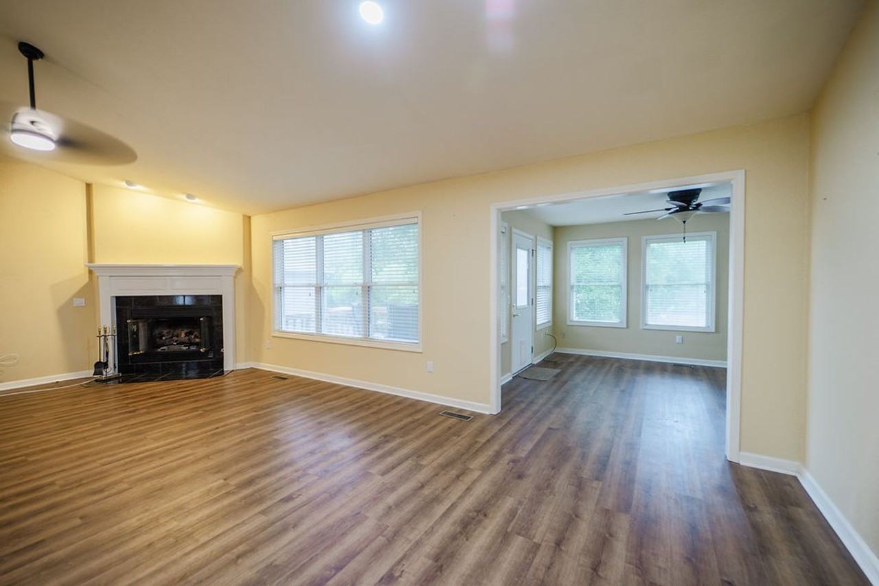 63 Sergio Way - Photo 3 of 33