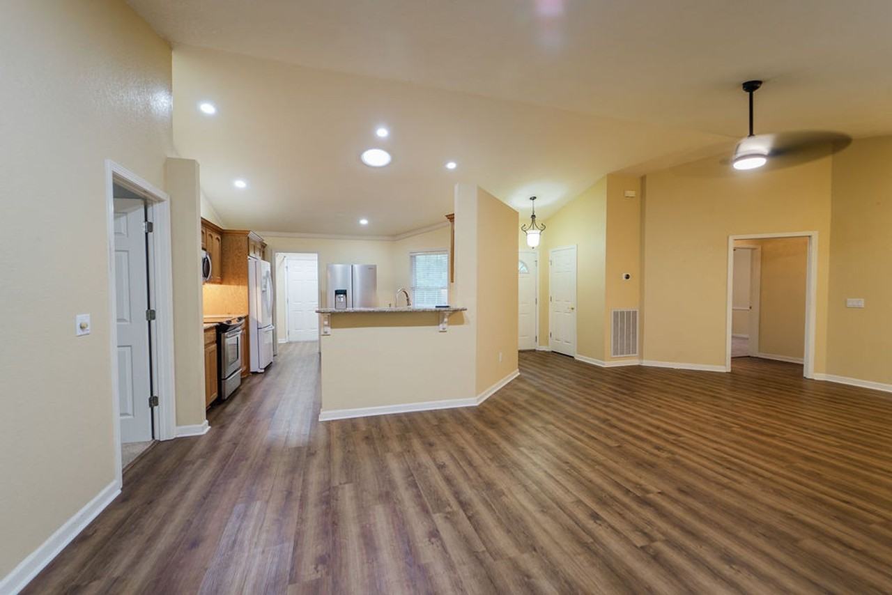 63 Sergio Way - Photo 5 of 33