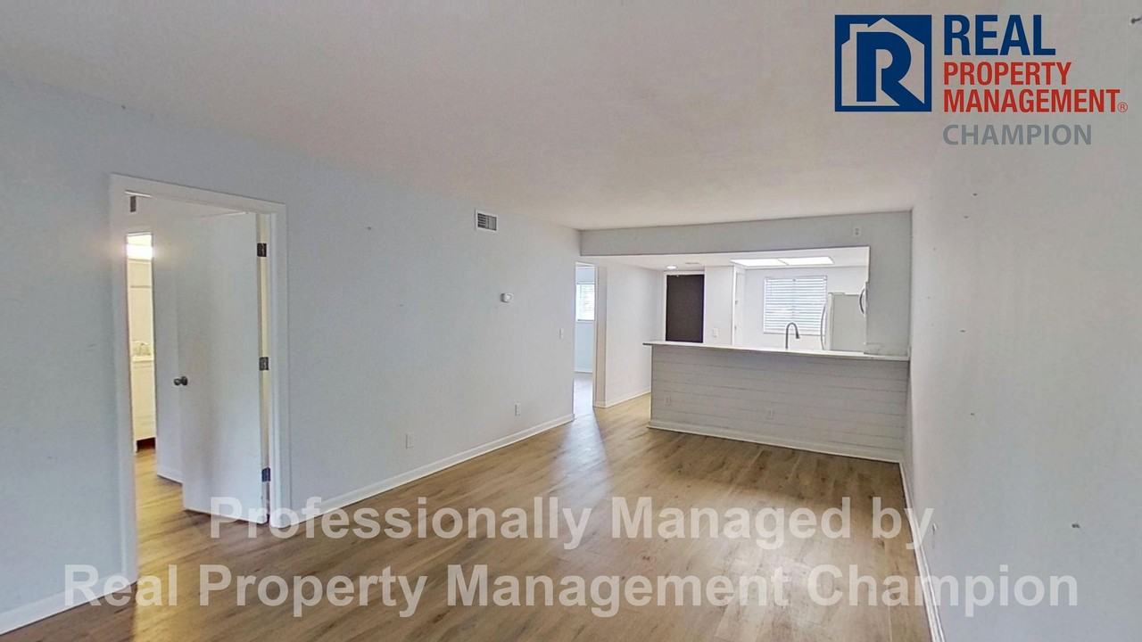 4305 Holly Tree Rd - Photo 4 of 20
