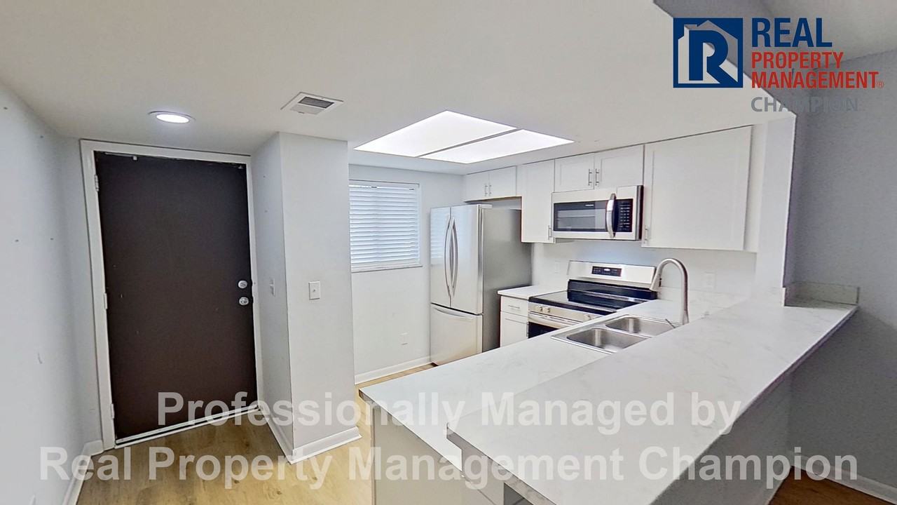 4305 Holly Tree Rd - Photo 5 of 20