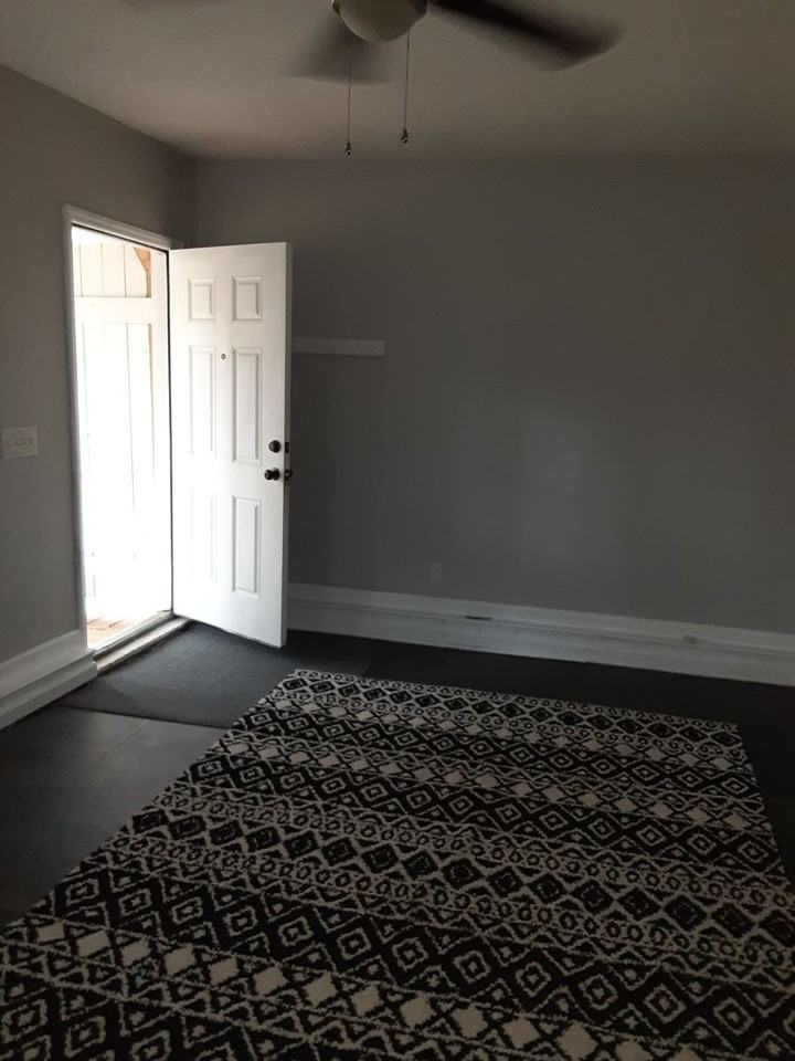 5501 Bow Hill Dr - Photo 4 of 23