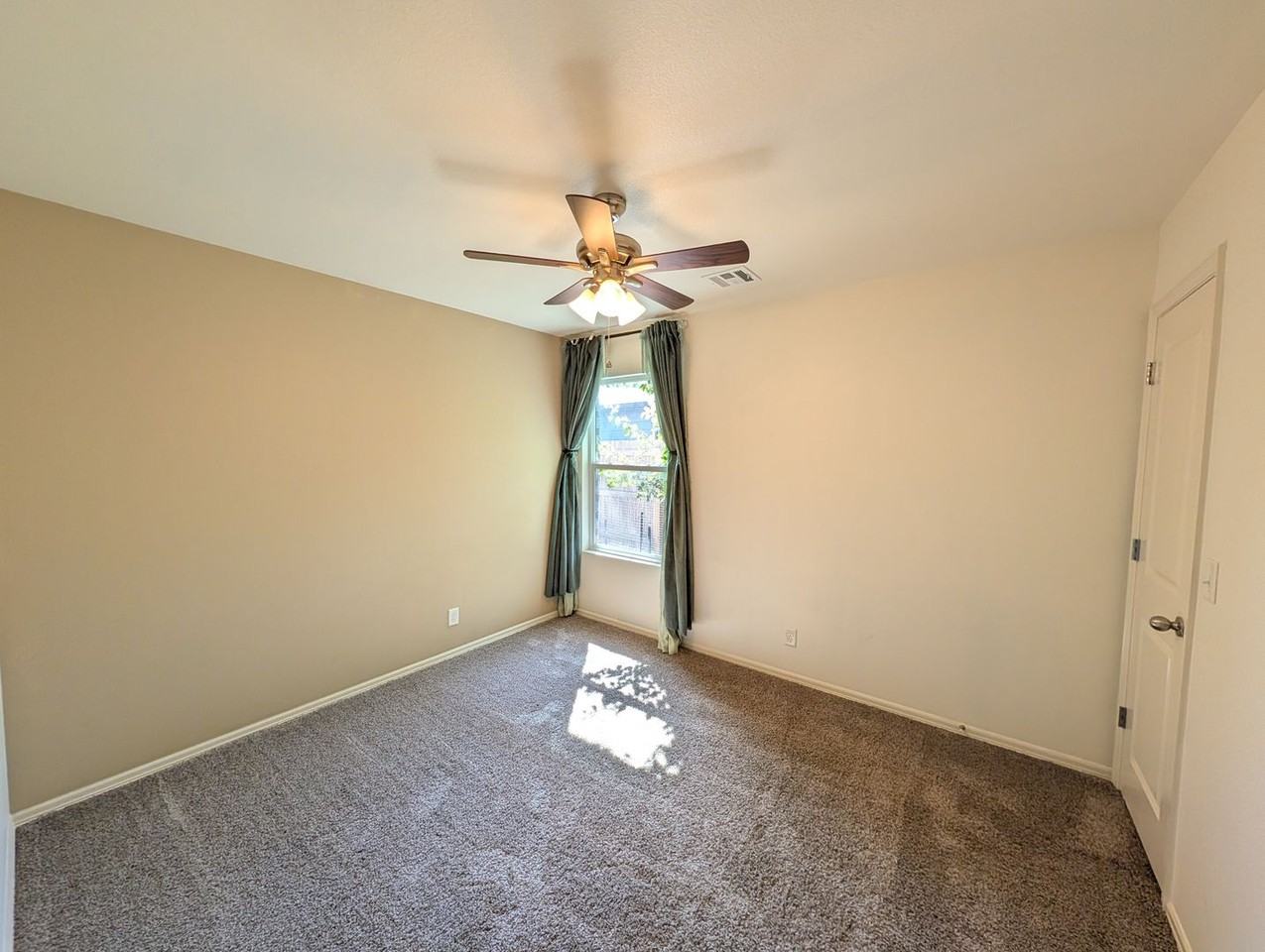 10375 S Nathan St - Photo 7 of 16