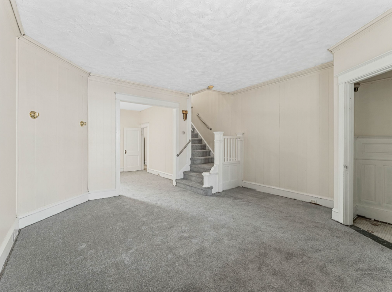 6558 Limekiln Pike - Photo 7 of 26